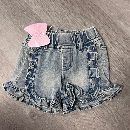 Ruffled denim shorts