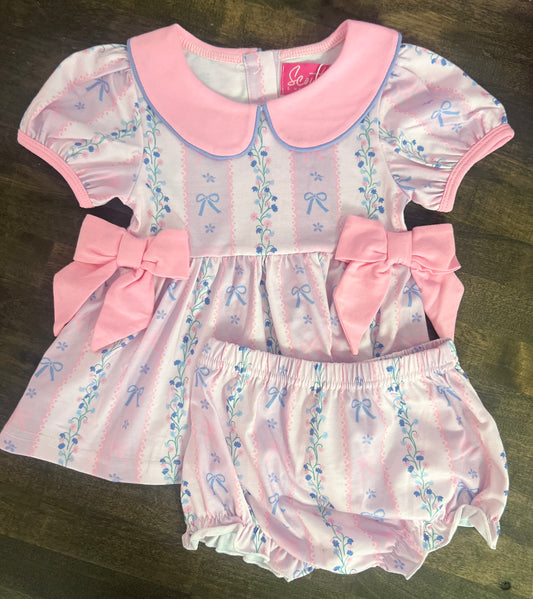 Finley’s floral diaper set